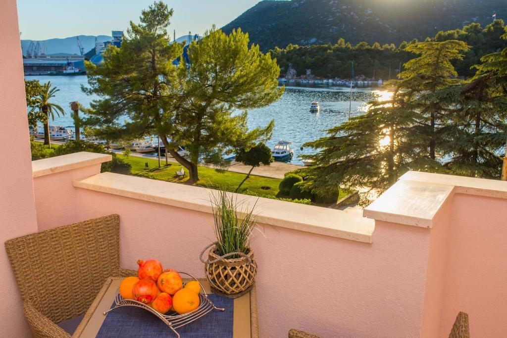 Apartment Karlo - Grad Ploce, Croatia Ploce  Extérieur photo